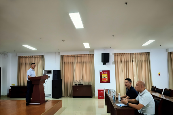西安医学高等专科学校 来院洽谈合作并慰问实习生